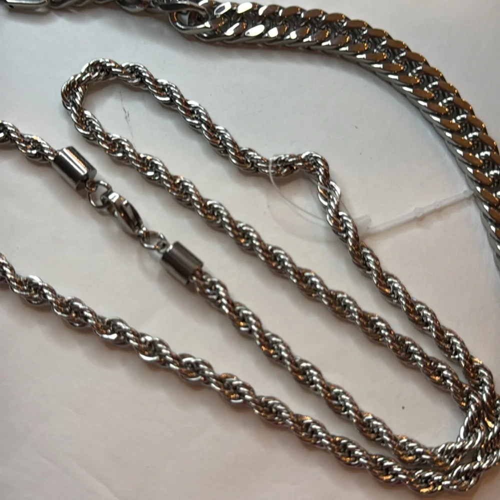 FIUSEM Men’s Stainless Steel Silver tone  Set chain & bracelet New in a box